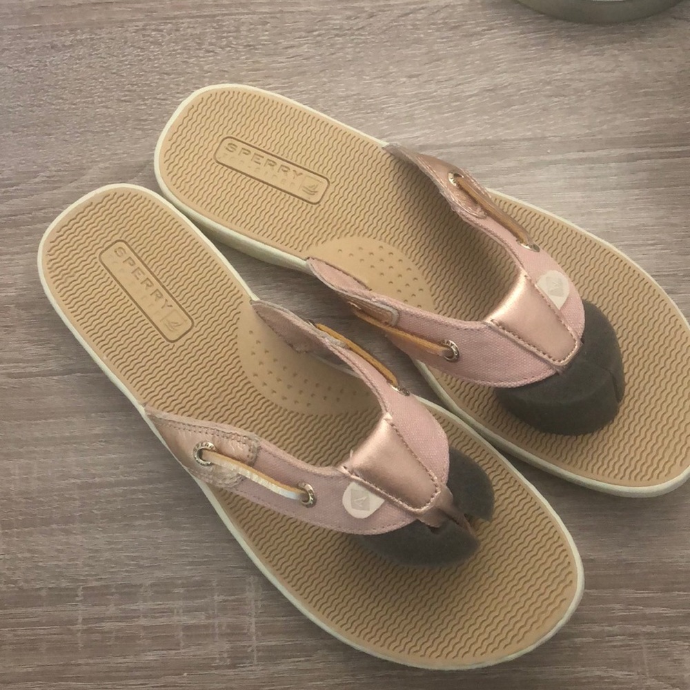 New Sperry Adriatic Flip Flops in Rose Gold